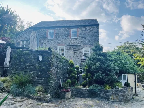 2 Bedrooms Overlooking Little Petherick Creek - 3-Star