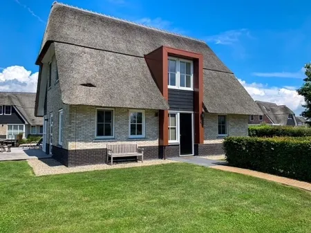 Stylish Villa by the Water Отели в г. Delfstrahuizen