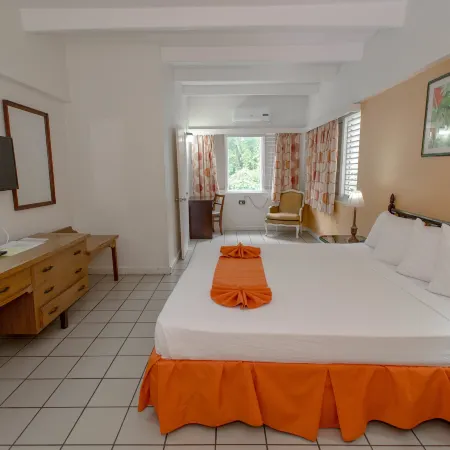 Pineapple Court Hotel