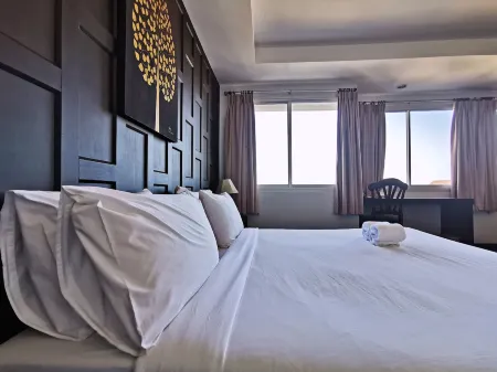 Nana Buri Hotel