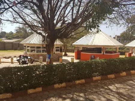 Franzy Suites and Lounge