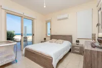 Villa Seashore One Large Private Pool Walk to Beach Sea Views A C Wifi - 3150