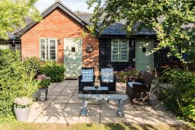 The Foxes Den Coffee House and Rooms