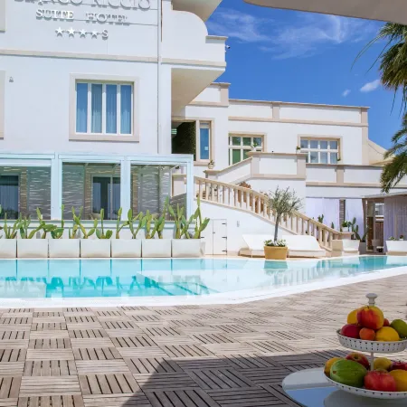 Bianco Riccio Suite Hotel