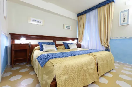 Locanda Il Maestrale Отели рядом с достопримечательностью «Monterosso public beach (Fegina)»