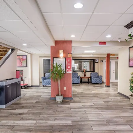 Econo Lodge Milwaukee Airport