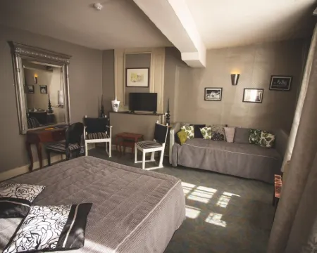 Hôtel de La Banniere de France Hotels in Laon