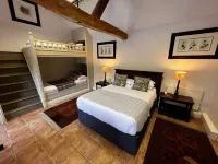 Whitmoor Farm Hotels near St Edward the Confessor, Church