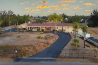 Bordeaux by Avantstay Private Pool, Hot Tub & Game Room Near Temecula