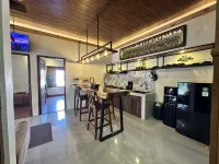 3 BR Java House Near Prambanan Temple - Griya Mandara Homestay Hôtels à : Prambanan