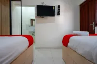 RedDoorz Near Alun Alun Kudus 2