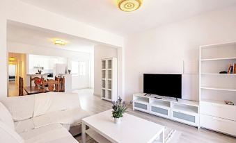 City Loft - Bright and Spaceful Apartment