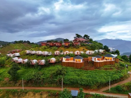 Mon Sai Lom Monjam Отели рядом с достопримечательностью «Bai Orchid and Butterfly Farm»
