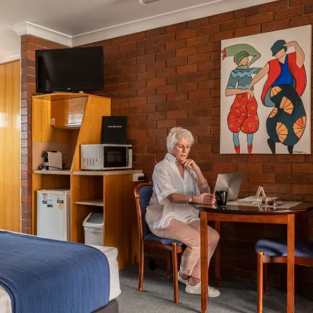 Country Pathfinder Motor Inn