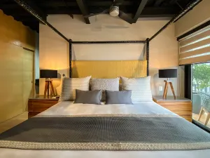 Pinnacle Resorts 179 - Adults Only