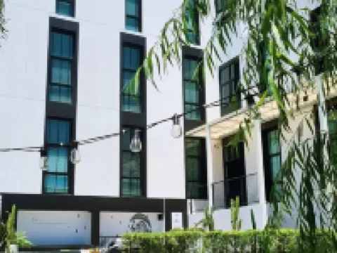 บลูมังกี้ ฮับแอนด์โฮเทล ระนอง โรงแรมในระนอง