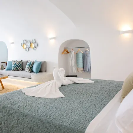 Sun Angelos Oia - Luxury Cave Suites Отели рядом с достопримечательностью «Пляж мыса Колумбо»