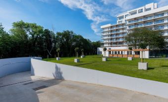 Aquamarina Prima Apartments by Renters
