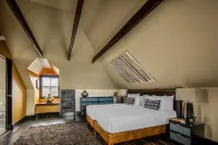 Corinda Contemporary Hotels in North Hobart