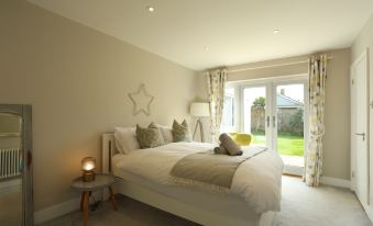 Iona 4 Bed Luxury in the Heart of Bracklesham Bay