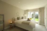 Iona 4 Bed Luxury in the Heart of Bracklesham Bay