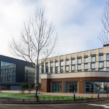 Саду Отель Алматы Отели рядом с достопримечательностью «Ботанический Сад»