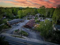 CedarWood Inn Hotels in Laurel Park