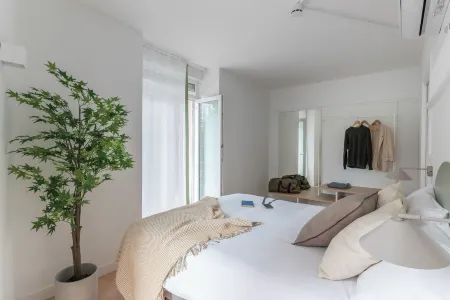 B48 Abando Отели рядом со станцией Музей Гуггенхайма в Бильбао