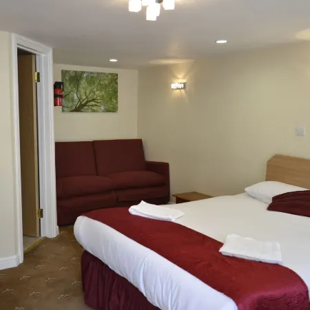 Cranbrook Hotel Отели рядом с достопримечательностью «Район Хейнолт»