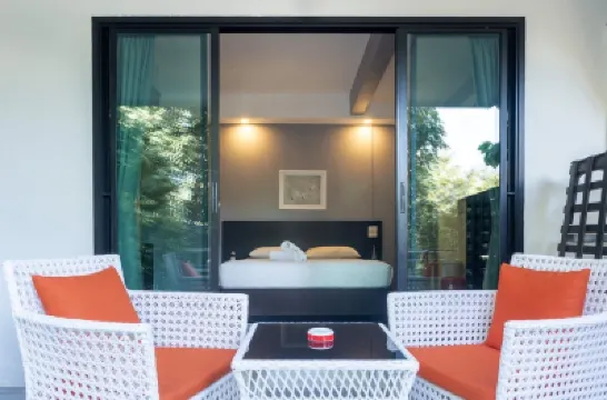 เดอะ บีช ชะอำ เรสซิเด้นซ์ โรงแรมใกล้วัดถ้ำแจง