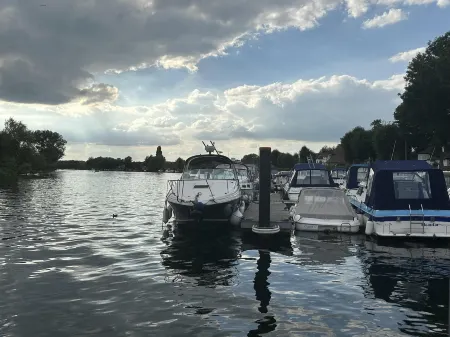 Beautiful 1-Bed Studio in Bourne End Отели в г. Бурн-Энд