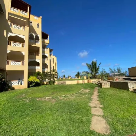 Lily Beachfront Apartments