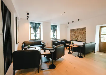 Altes Kelterhaus & Plein Hotel by Markus Plein Отели в г. Озан-Монцель