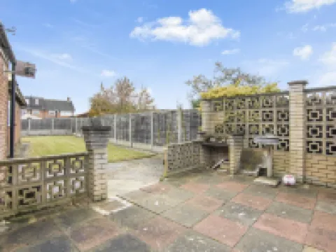 Gravesend 3 Beds by Jada Homes Hotels in Gravesend
