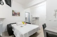 Alessia's Flat- Fantoni