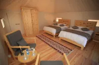 Sahara Rum Glamping Hotels in Liwā' al Quwayrah