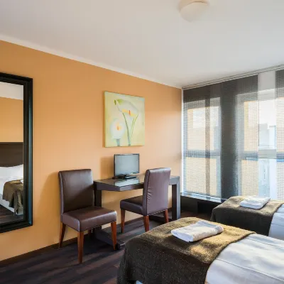 Apple City Hotel Hotel dekat Stasiun Bawah Tanah Birkenstraße