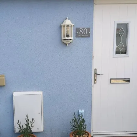 The Little House, Boutique Home Near the Sea
