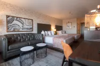 Oxford Suites Chico Hotels near Crazy Horse Saloon