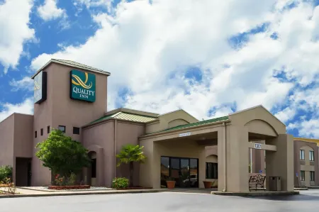 Quality Inn Отели рядом с Аэропорт Меридиан