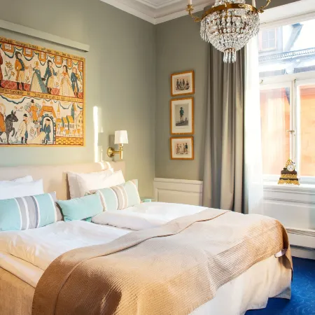 Lady Hamilton Hotel Отели рядом с достопримечательностью «Здание Парламента»