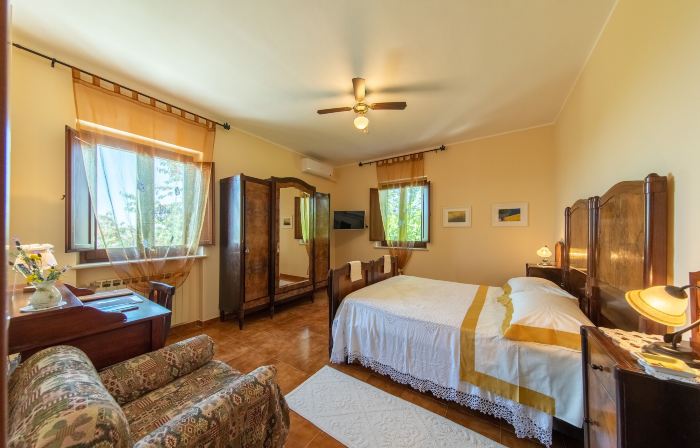 Agriturismo Isola Dei Calanchi - Guest House