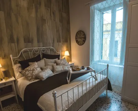 優雅民宿-薩萊諾老巷子 薩萊諾住宿飯店