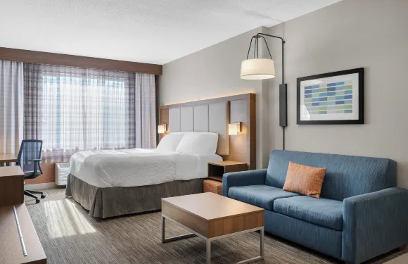 科拉爾維爾智選假日套房酒店