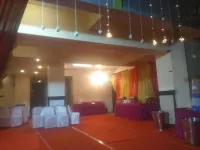 JK Rooms 126 Parashar Legacy - Opp Railway Station - Airport Shuttle