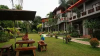 Lanta Intanin Resort Hotels near Khlong Chak Waterfall
