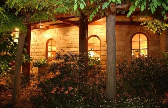 坎貝爾敦艾爾米塔什莫泰