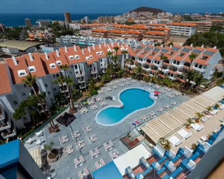 天堂公園趣味時尚酒店 洛斯克里斯蒂亞諾斯酒店