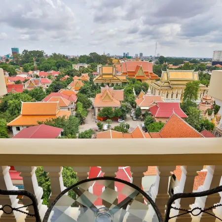 Palace Gate Hotel & Residence by EHM