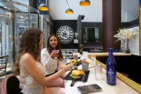 Crowne Plaza HY36 MIDTOWN MANHATTAN by IHG - bar